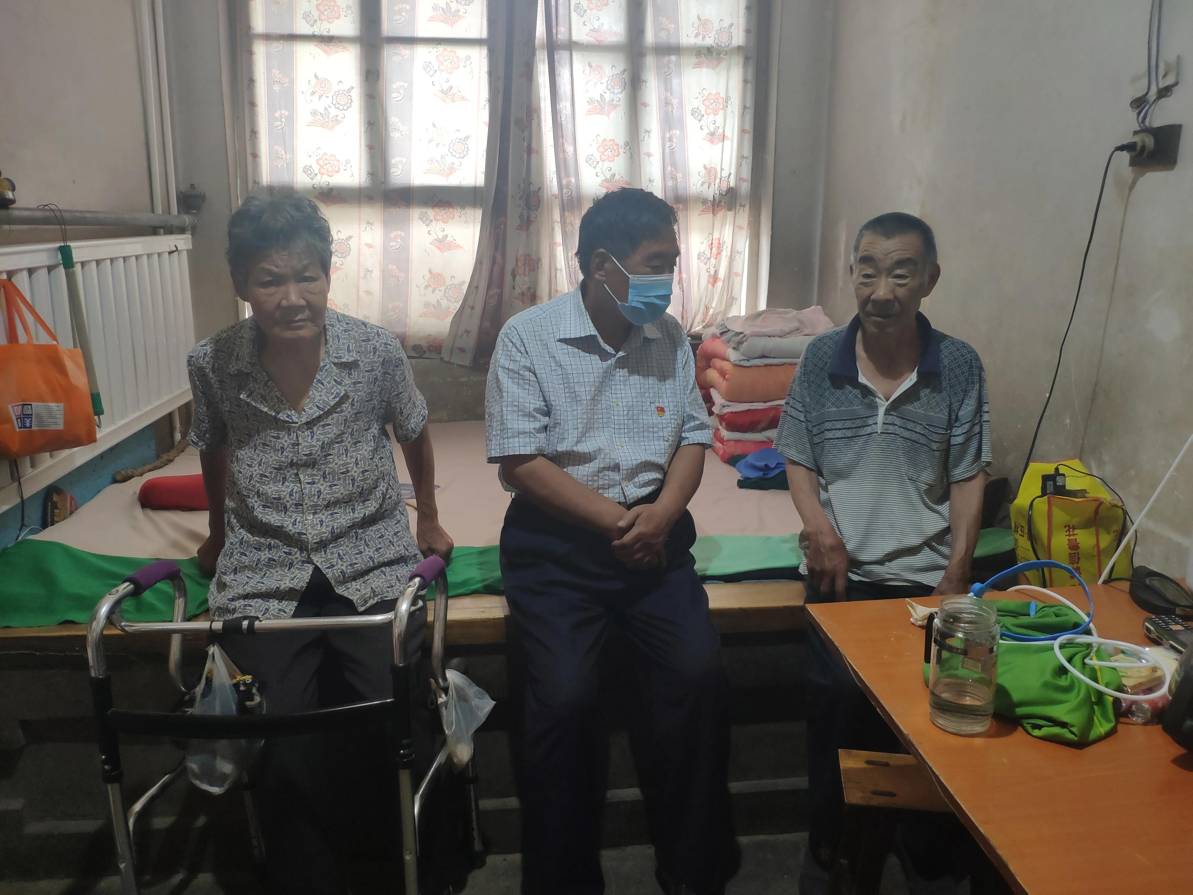 党旗在乡村振兴一线高高飘扬图片,乡村振兴党旗红