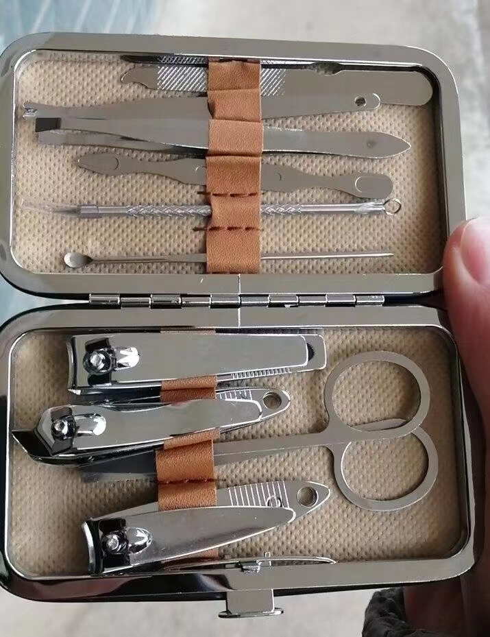 灰指甲到底怎么才能彻底治好,灰指甲用什么方法能彻底根除