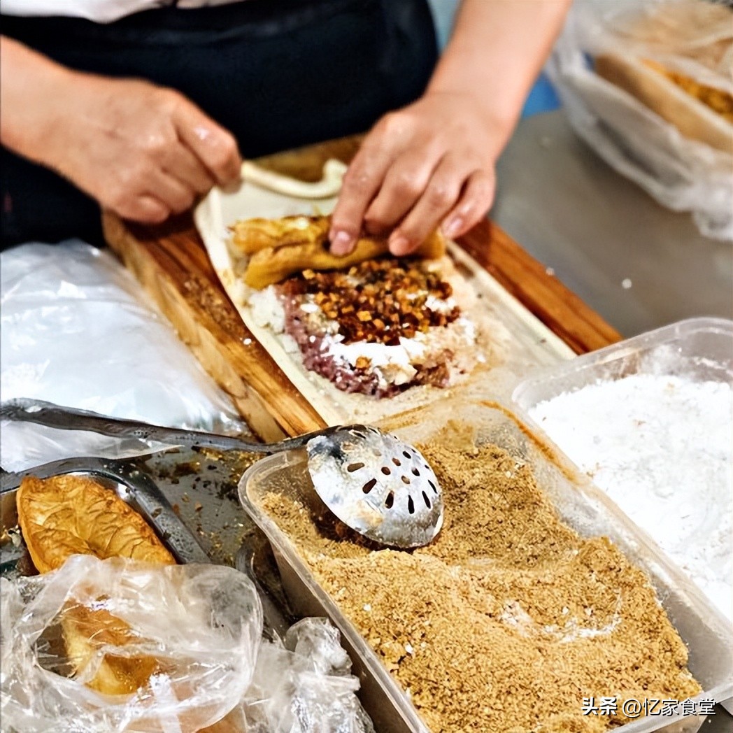 山西小伙来武汉，在路边点了一份早餐：原谅我没见过世面，吃不下