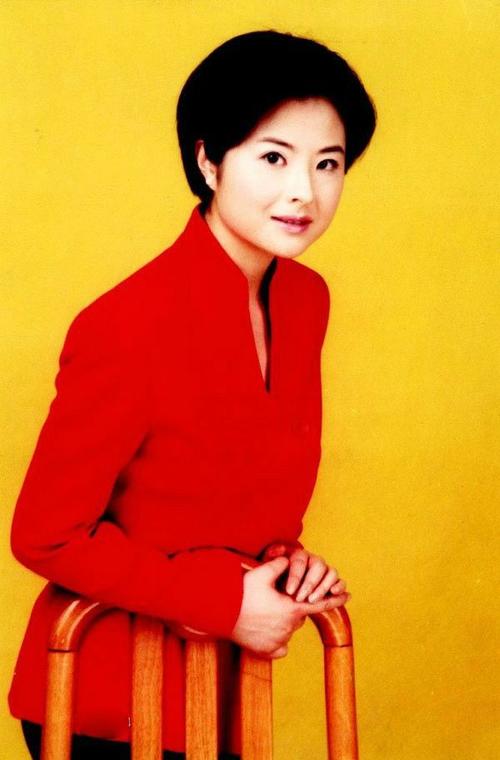 15年央视女神投资小伙画漫画历史，被讽钱多人傻，她却说：我赚了