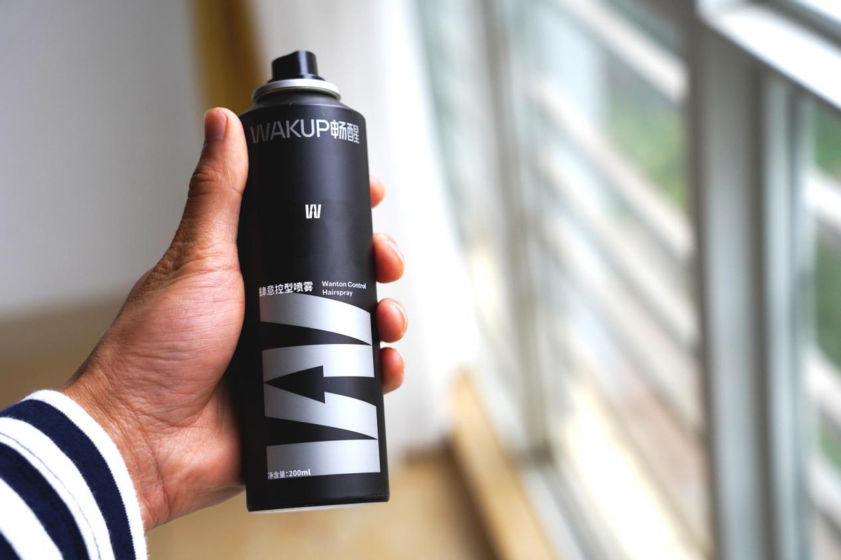 发质干枯毛躁去理发店怎么改善,没洗头怎么用发胶发蜡打理发型