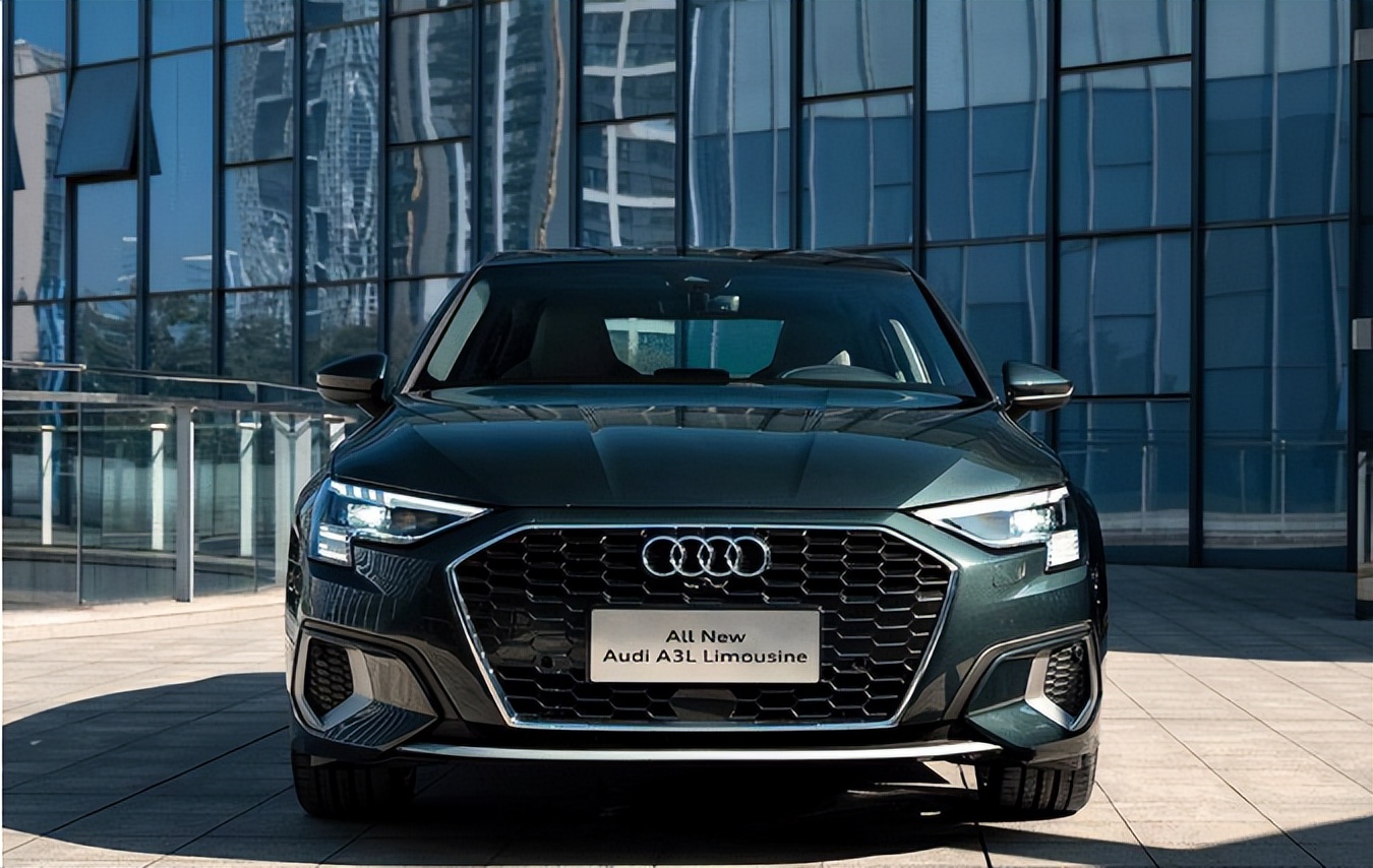 手握40万买奥迪a7l,奥迪a3l最低配值得买吗