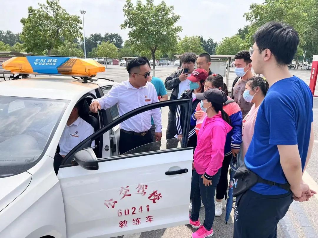 瀛﹁溅鐨勮繃绋嬩腑涔愯叮鏃犵┓,杞绘澗浣撻獙瀛﹁溅椹鹃┒涔愯叮