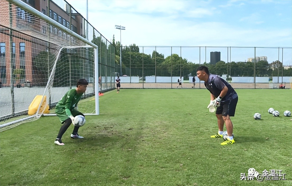 成都蓉城足球俱乐部首发,温江足球培训中心为蓉城备战吗