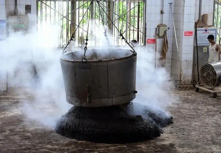 赖茅97香港回归特制酒是什么味型,香港回归特制赖茅现在值多少钱