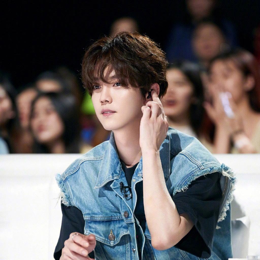 鹿晗是什么时候承认恋情的,鹿晗是什么时候宣布恋情的