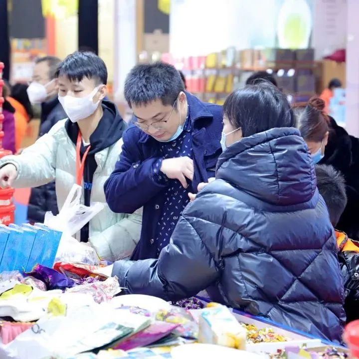 亚蓉欧国家馆春节营业吗,青白江亚蓉欧国家馆直播