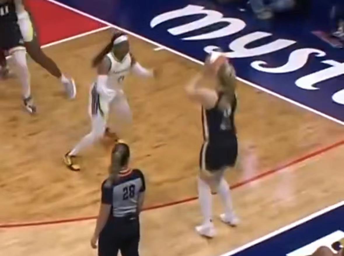 李梦惊艳脚步三分命中,李梦投进三分眼神杀