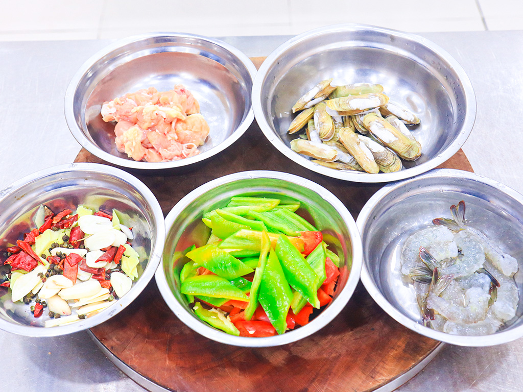 骨头汤虾皮不补钙真正补钙的食品,鸡蛋牛奶虾皮骨头汤补钙