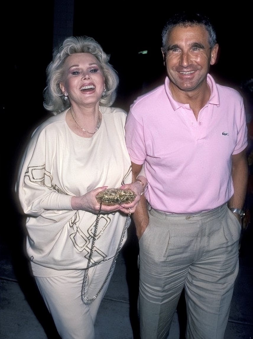 结9次婚的好莱坞交际花：嫁老头撩鲜肉，69岁和小28岁王子定终身