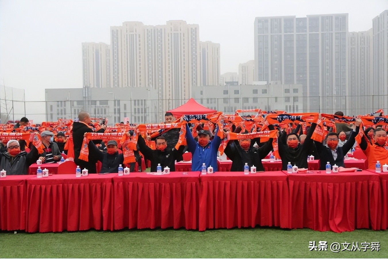 青岛海牛冲超成功主教练,青岛海牛主教练殷铁生67岁