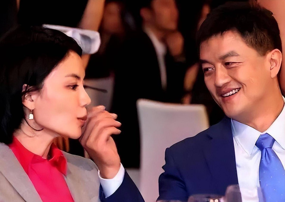 鐜嬭彶鏉庝簹楣忚阿闇嗛攱杩戝喌,鏉庝簹楣忕帇鑿茶阿闇嗛攱杩戝喌