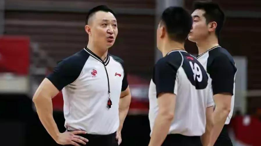 谈论cba裁判乱吹,cba裁判谈错误判罚