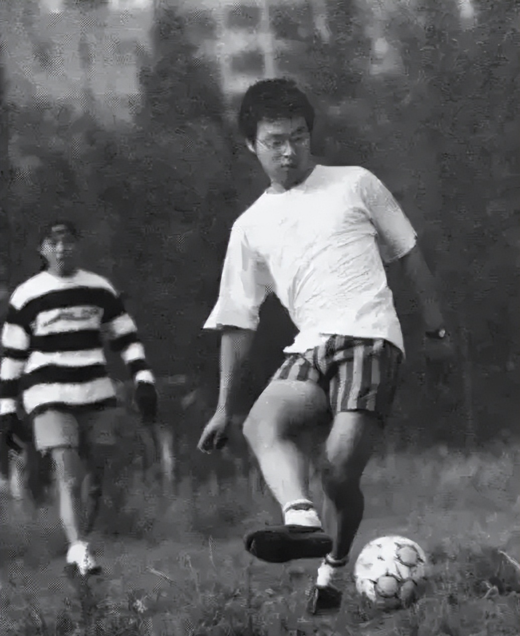 窦唯秃顶图片,窦唯从型男变邋遢大叔