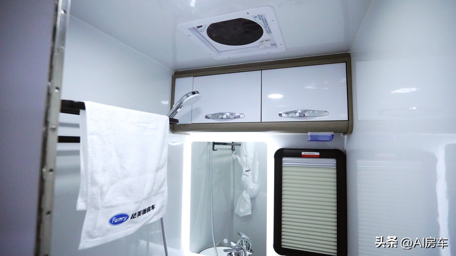 大型房车国产睡十人,目前国内最好的轻卡房车