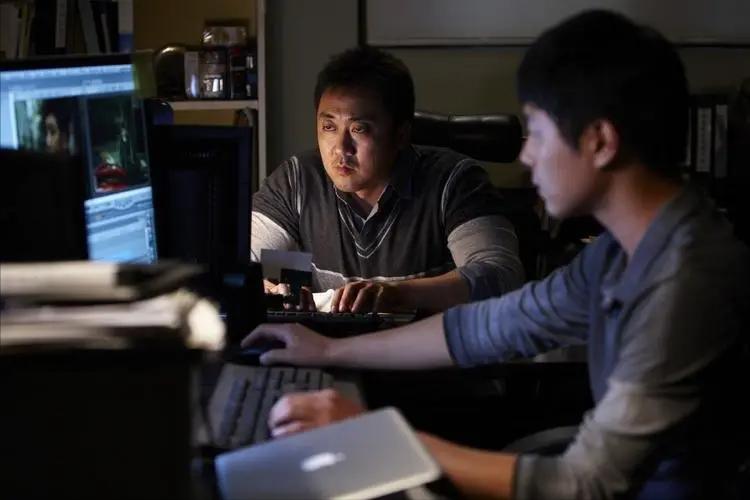 《玩物》：被迫堕落白做嫁衣，帧帧到“肉”，揭露了最真实的韩娱