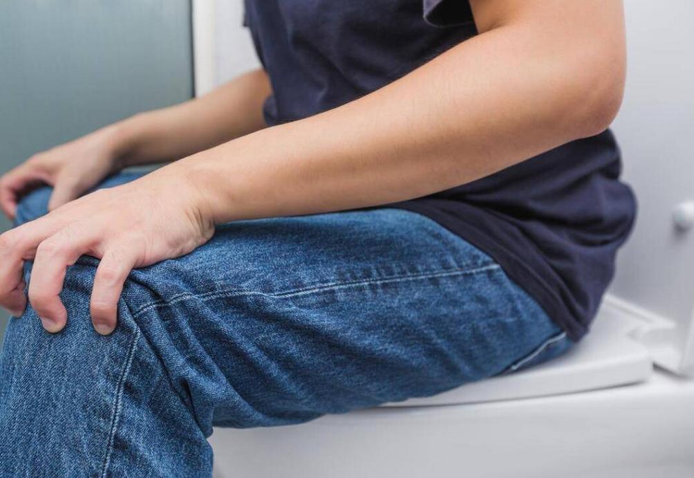 女性洗澡时喜欢“站着尿尿”？4个生理常识，或许对你有益