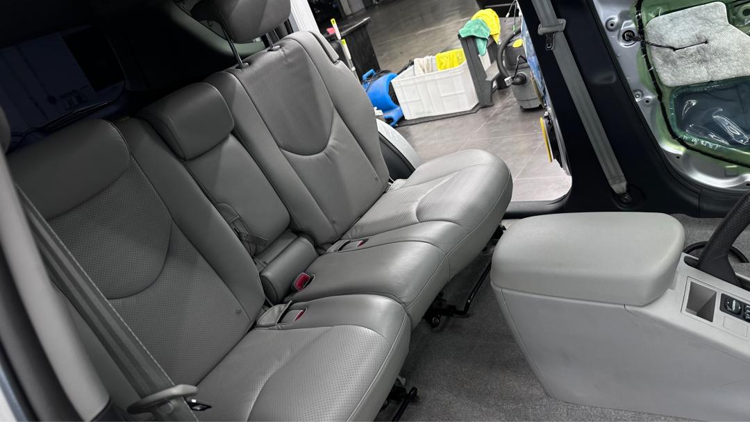 老rav4车翻新改造全过程,老款rav4比新款好太多