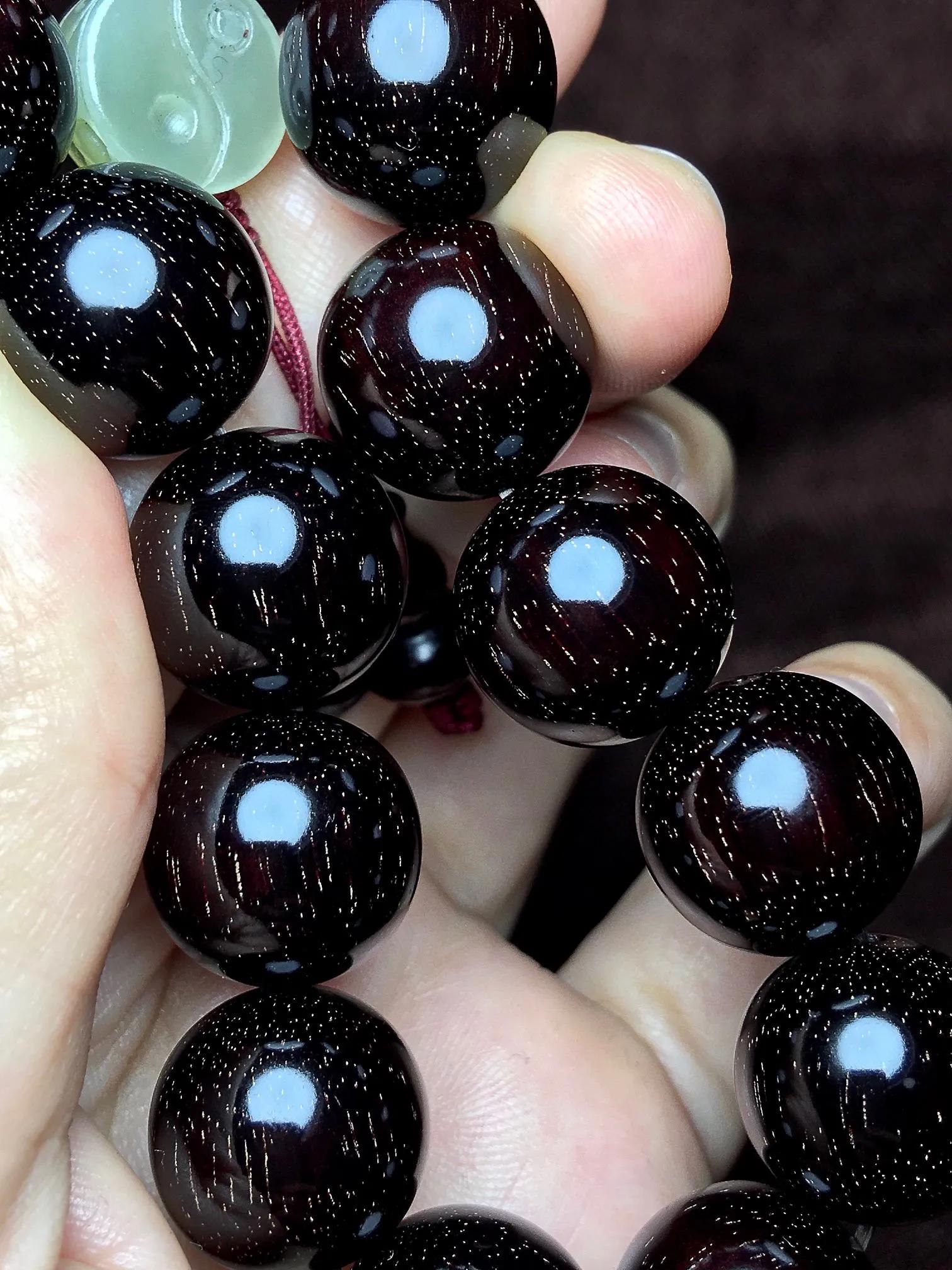 印度小叶紫檀手串正确的盘玩方法,抖音印度小叶紫檀手串是真的吗