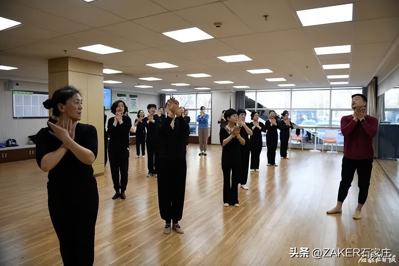 早新闻3.8|今天，所有女性免费！满城花开！石家庄市公园春季“赏花地图”来啦；石家庄启动春季“洁城行动”