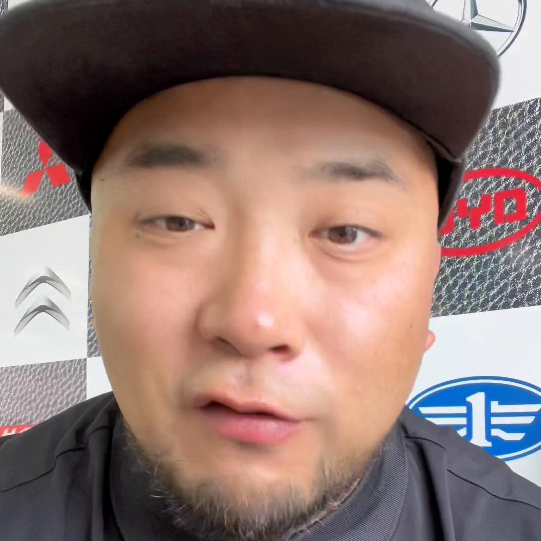 二手奔驰e怎么选2011,选择二手的奔驰e还是新款奔驰c