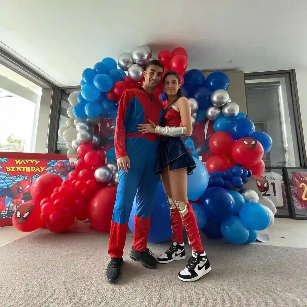 西班牙世界杯太太团惊艳全场,世界杯太太团美女