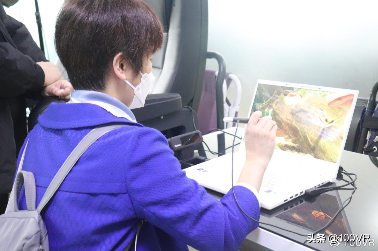 厦门市人社局走进凤凰创壹参观体验元宇宙最新技术