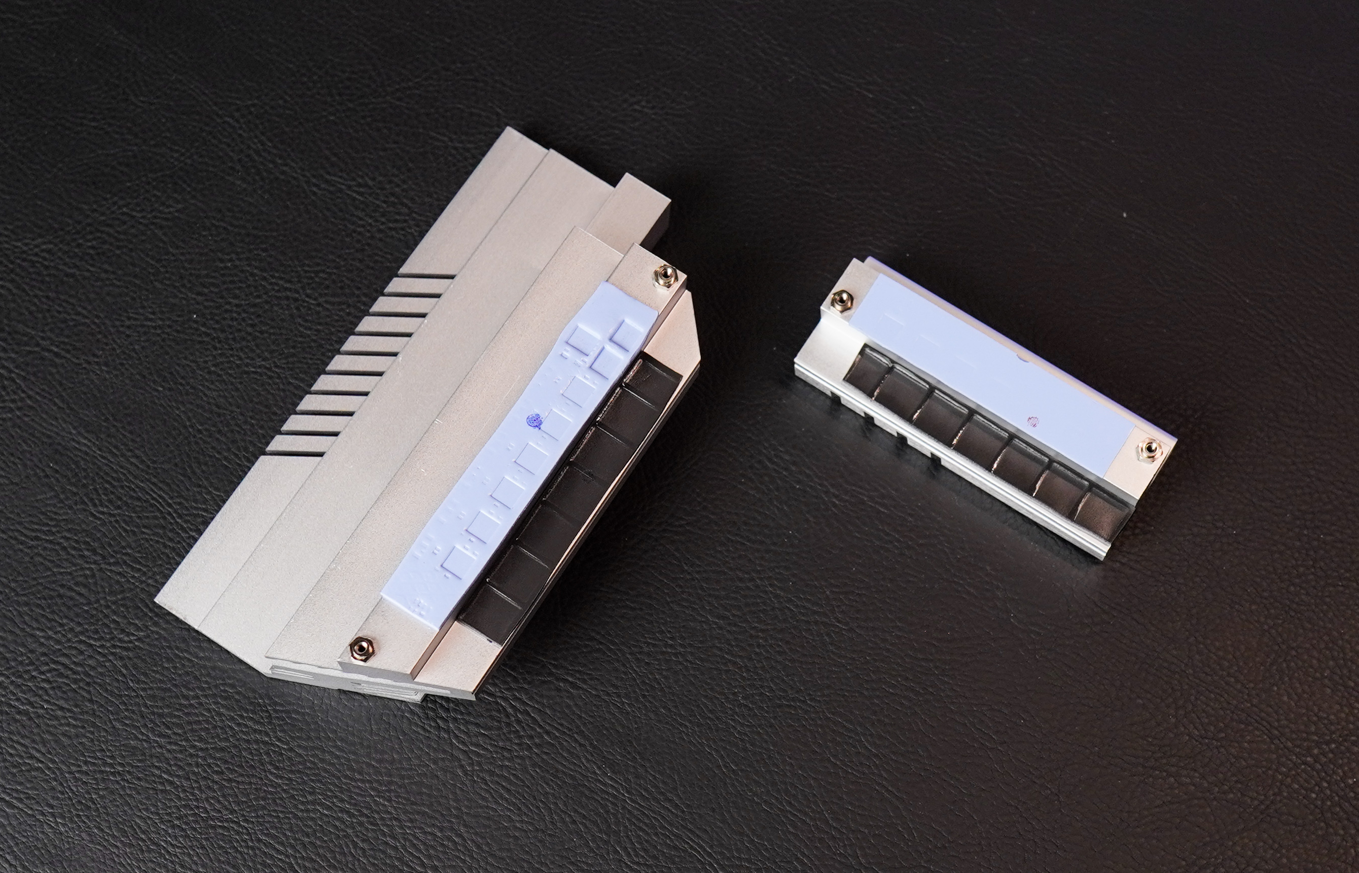 装完两台紧凑型主机，我觉得你也可以尝试一下