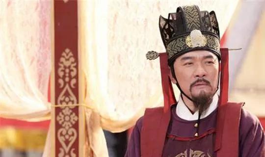 最经典的太监念圣旨,太监宣圣旨念错一字救了1000人