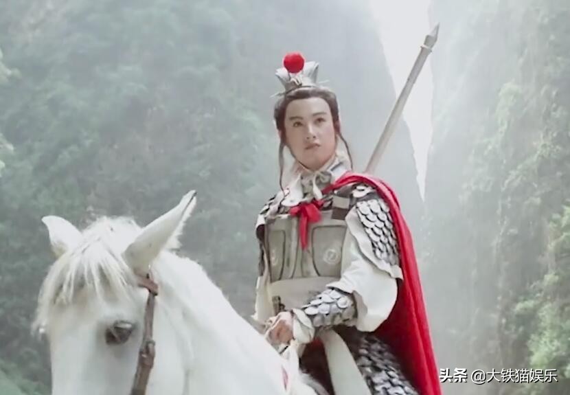 同样是演“俏罗成”，有人俊而不娘，有人油腻耍帅，放一起差距大