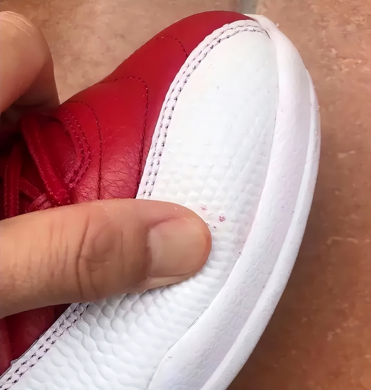 鞋子开胶了502胶水怎样粘才牢固,鞋脱胶了用什么胶粘好502