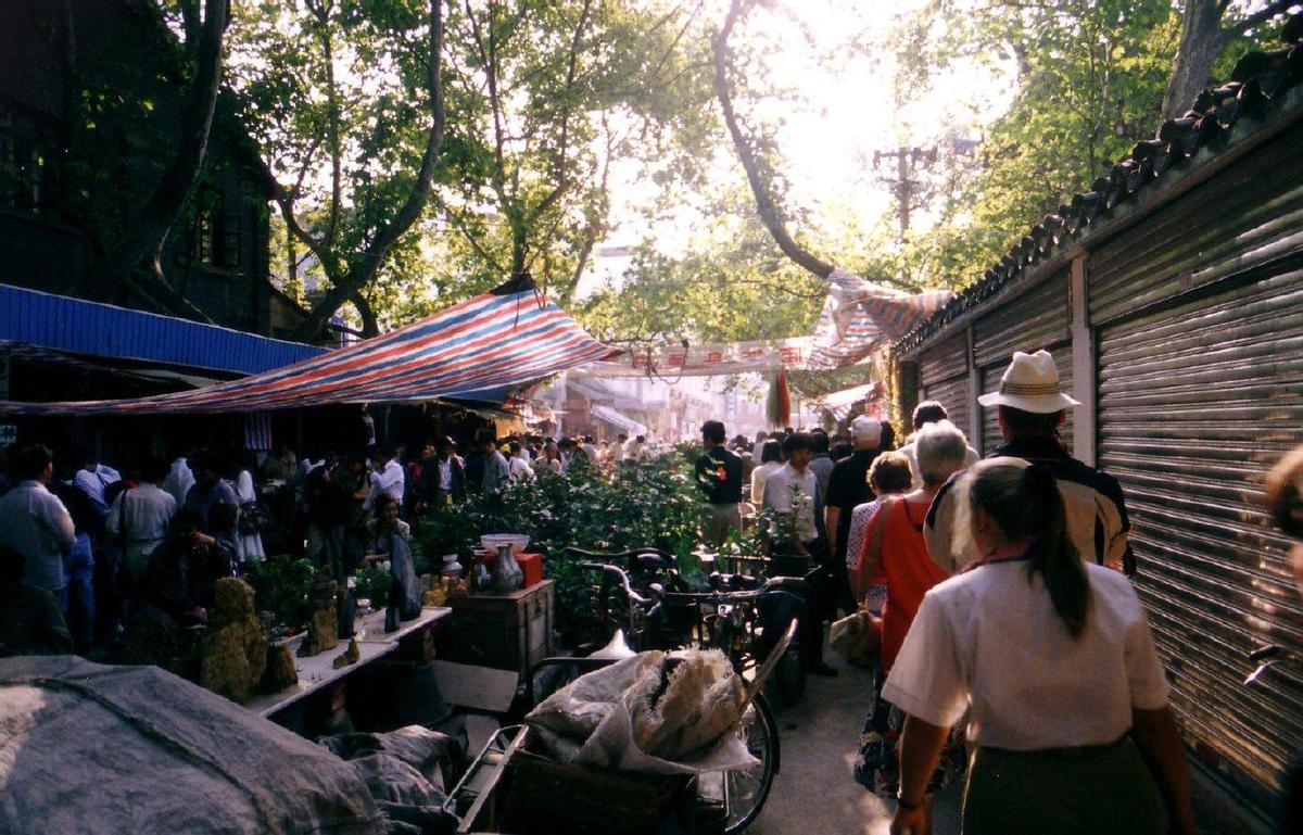 日军当着国军的面杀俘虏,日军侵华兽行