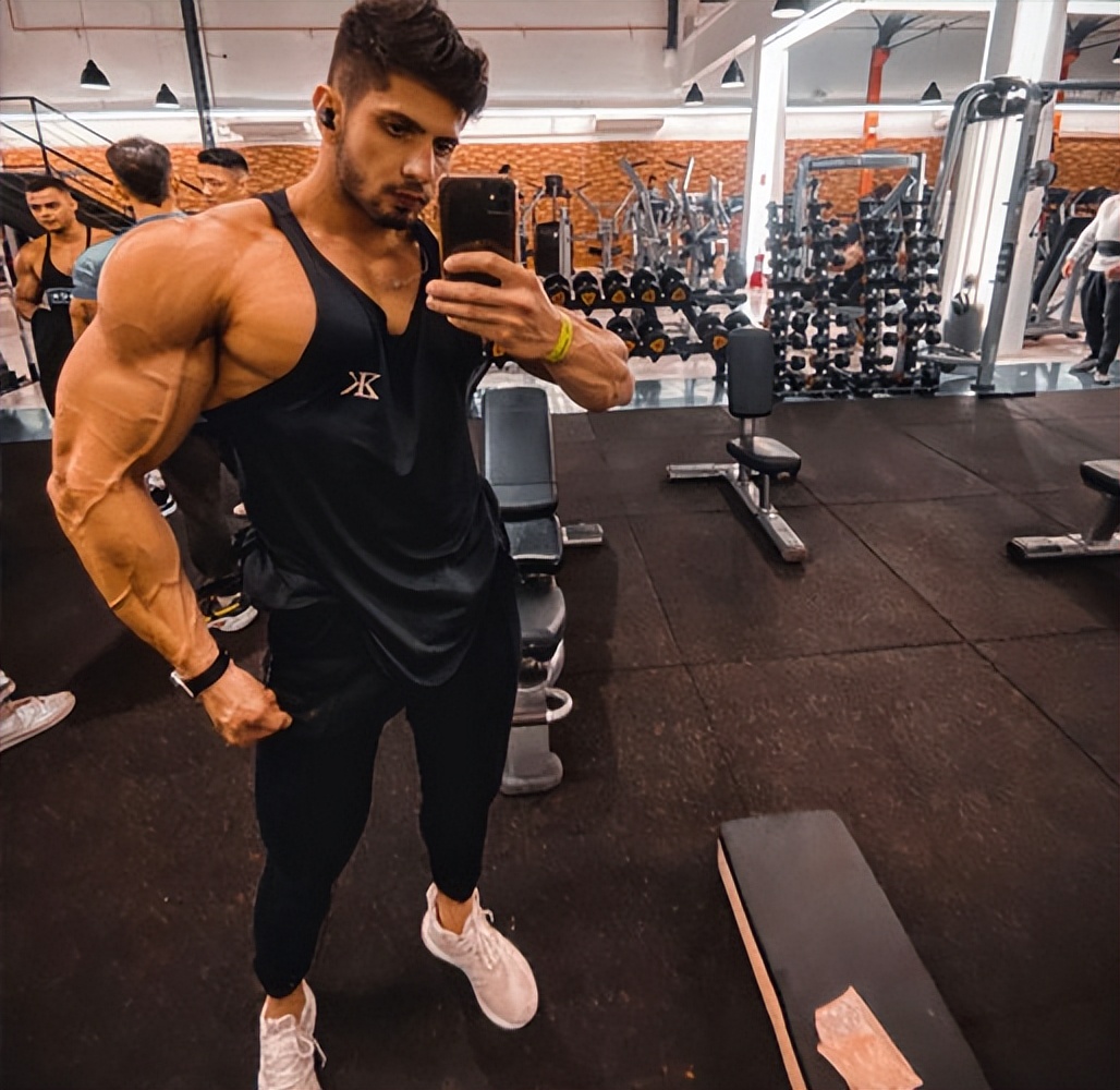 肱二头肌训练动作无器械麒麟臂,如何徒手练出麒麟臂肱二头肌