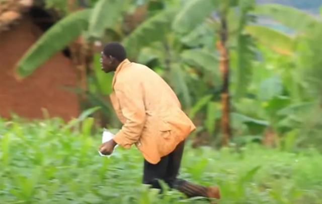 非洲23岁男孩酷似猿猴，不会说话只会叫，是何让他获取粉丝1000万