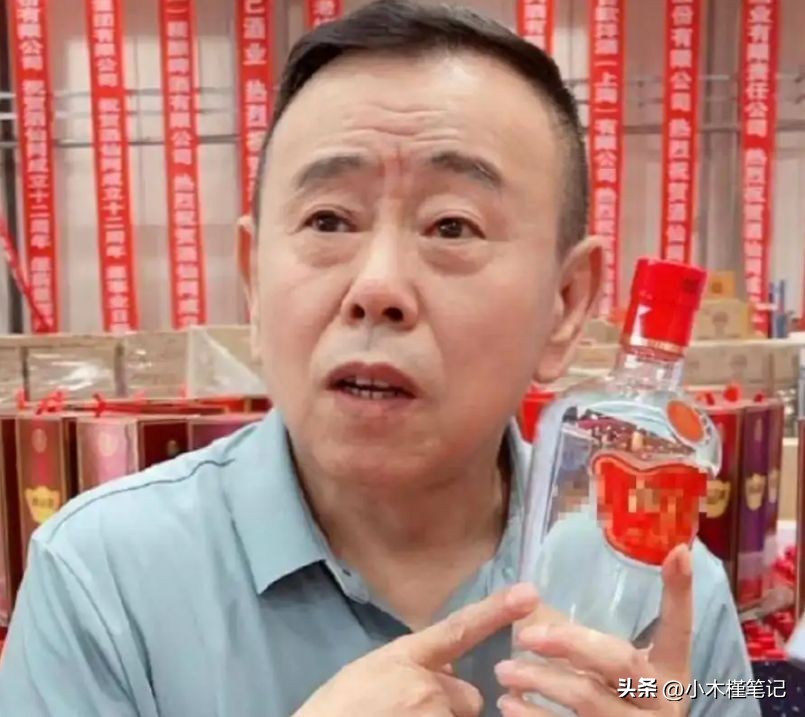 潘长江院子里霸气烤全羊,潘长江烤火