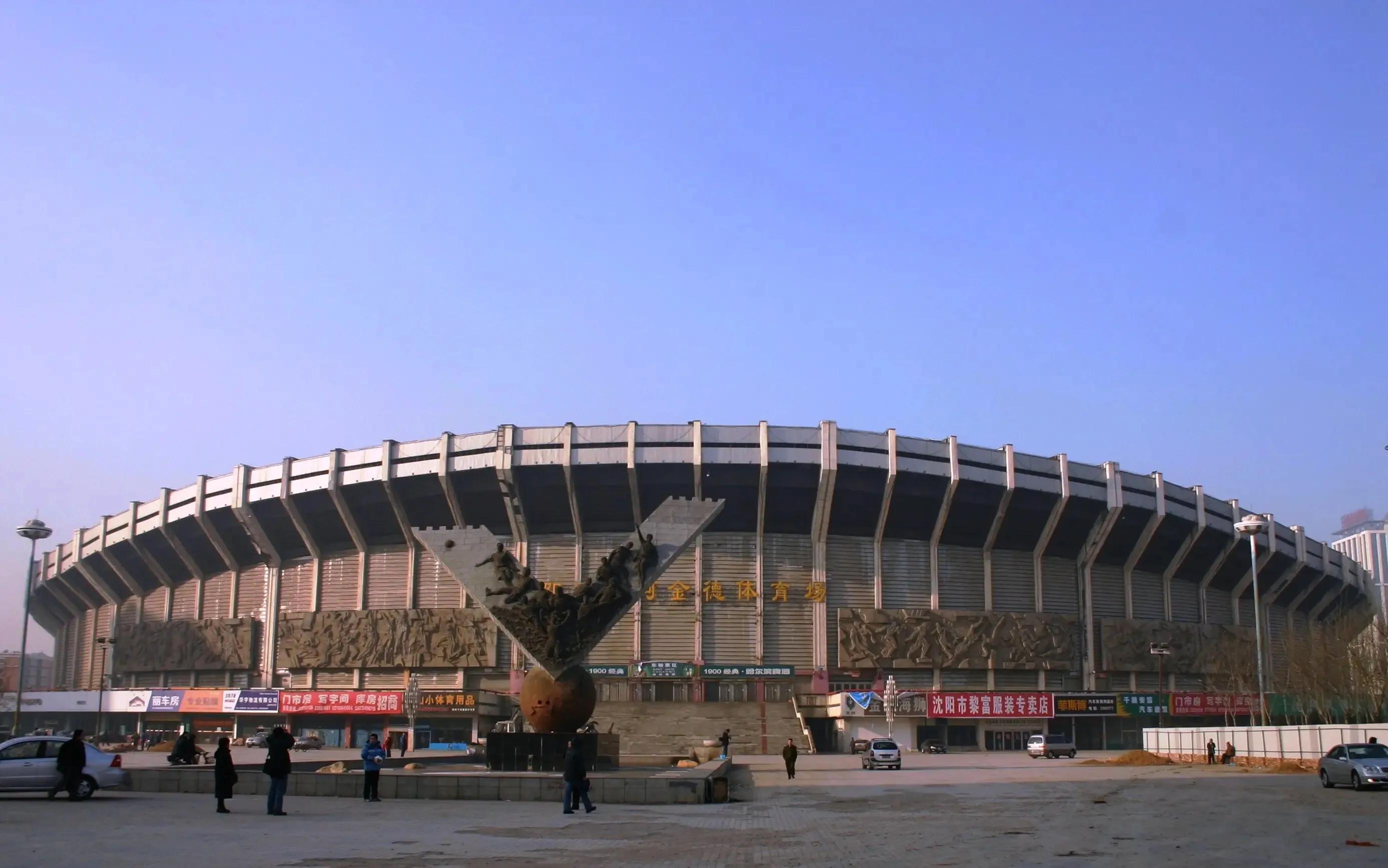 涓浗瓒崇悆涓夐噸宸ㄥ彉鏉庨搧,鏉庨搧甯﹂涓浗瓒崇悆璧板悜鍏夋槑