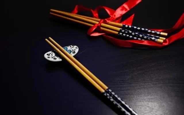 筷子的美词美句,你读后有何启迪?