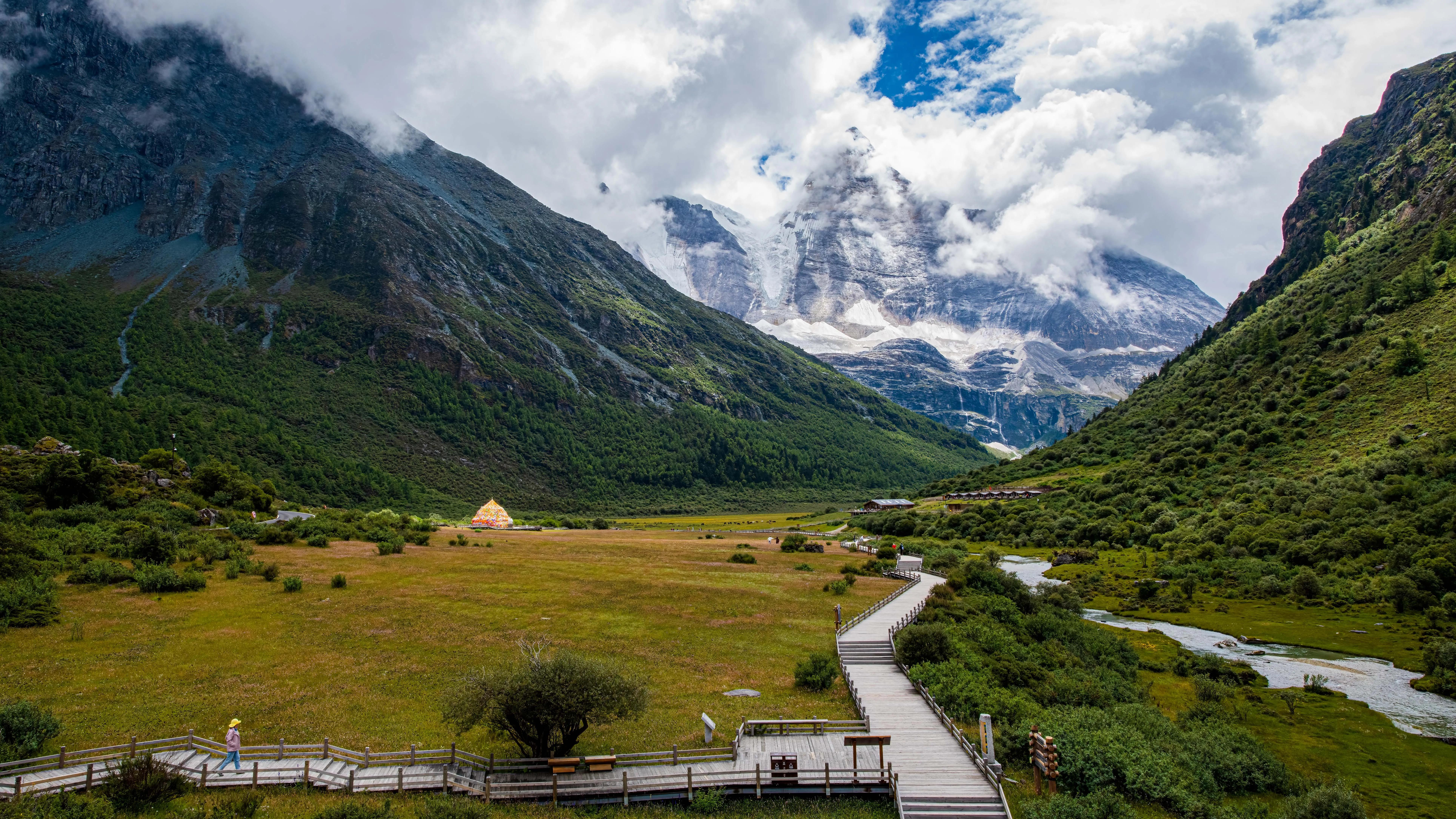 甘孜州最美风景在路上,金秋的甘孜州