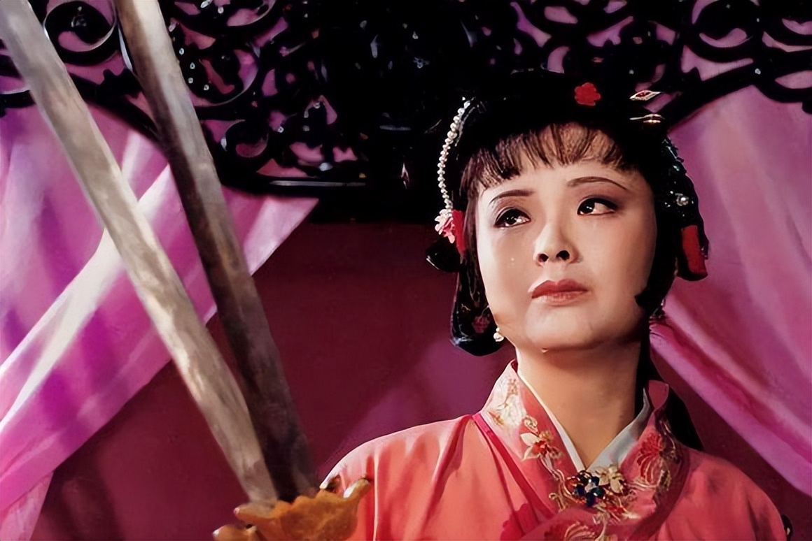 贾宝玉和尤三姐有关系吗,宝玉如何评价尤三姐这个人