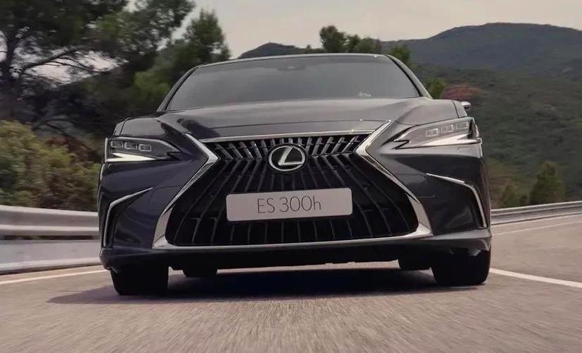 雷克萨斯新款ES上市，29.69万元起，配置提升并新增限量版车型