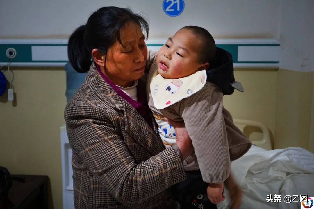 孩子出生缺氧3个多小时才抢救,孩子出生缺氧严重的后果