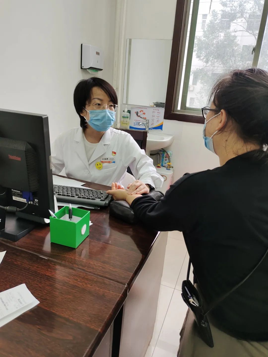 职场女性的这些痛，针灸科延时门诊为您轻松解决