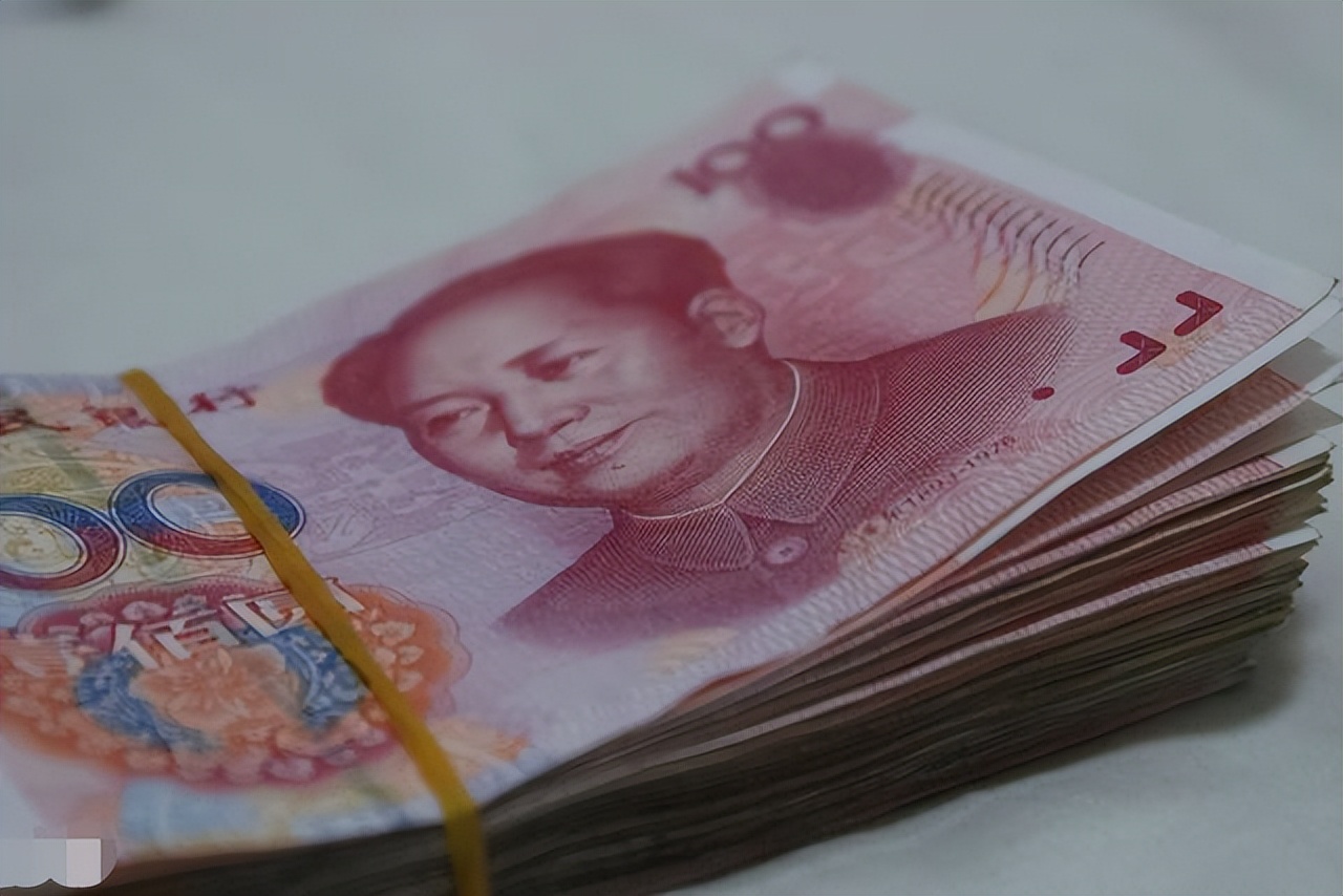 画面不堪入目！“人*交奶**易”乱象，成年人竟然能躲在怀里喝奶？