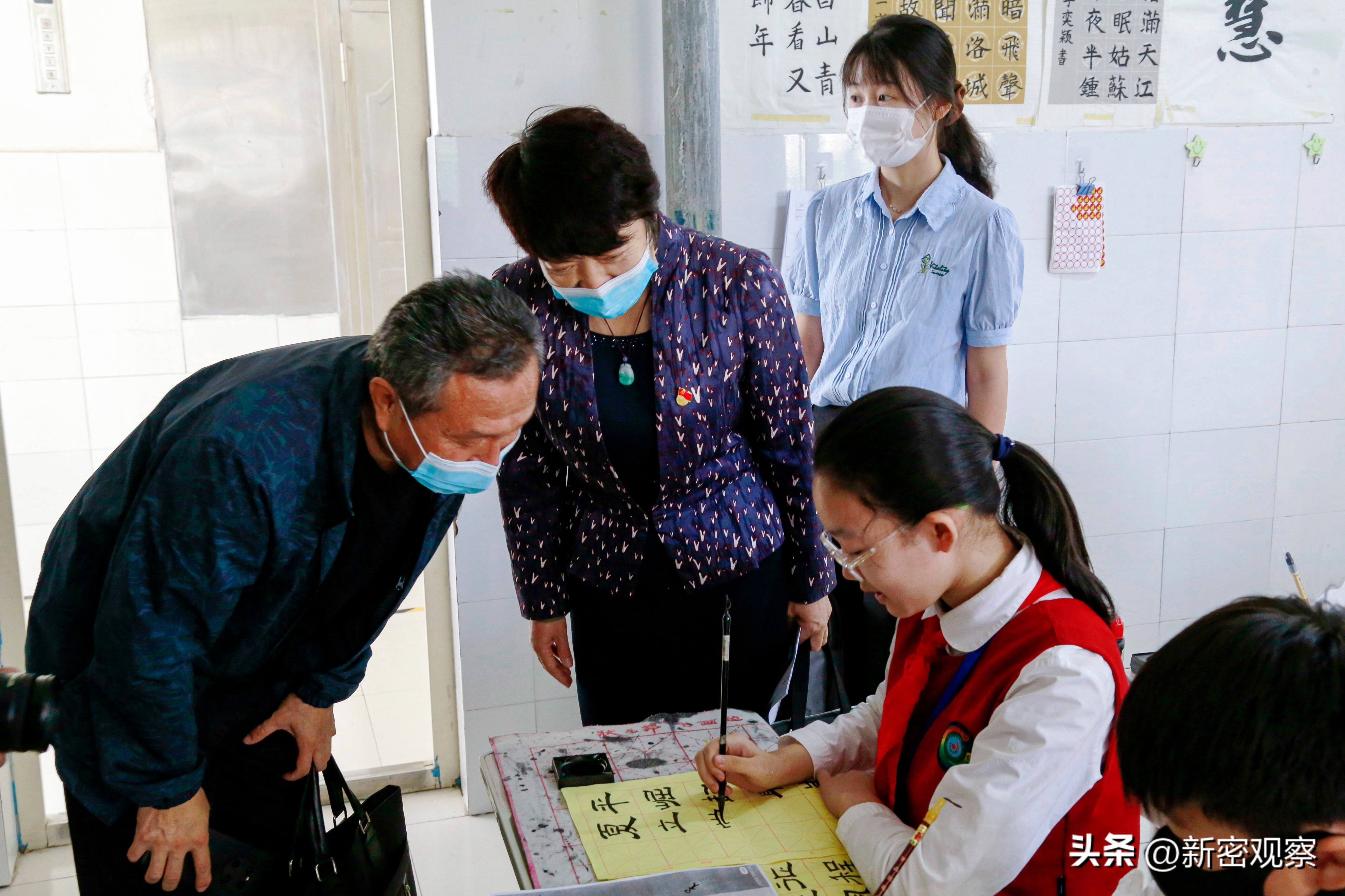 新密市金凤路小学全景,2018年新密市金凤路小学