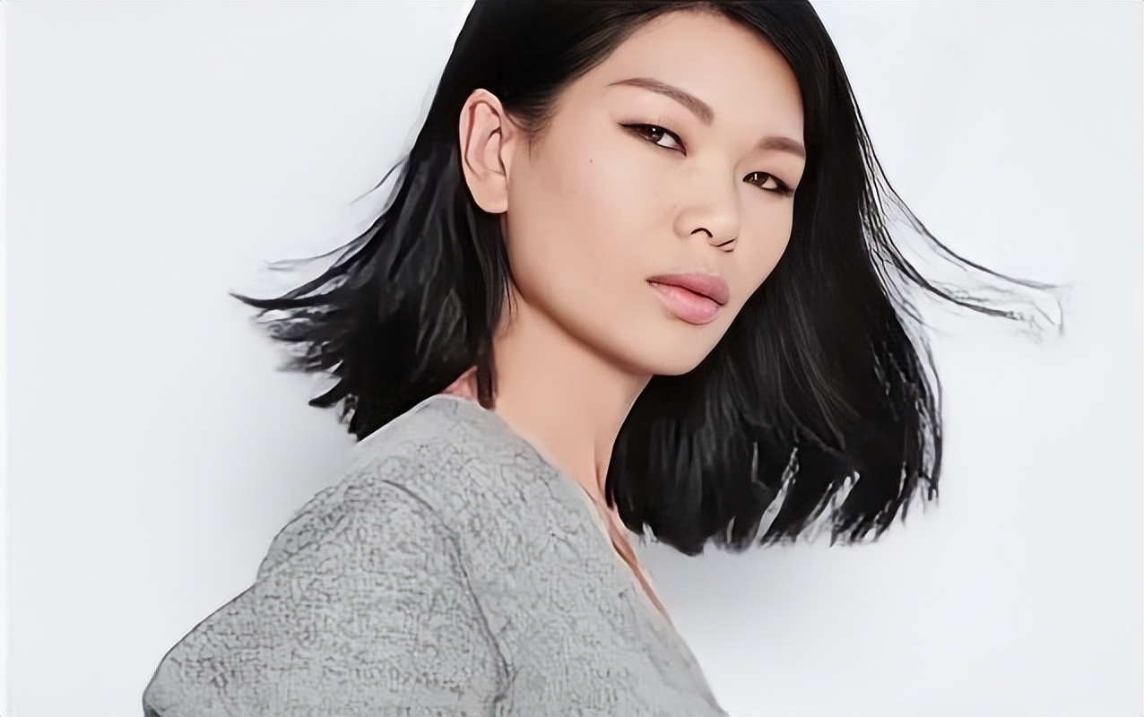 吕燕最新t台照,吕燕年轻照片