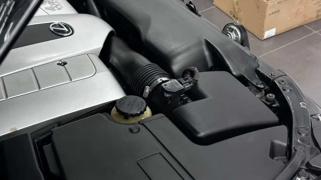 大哥12万买2005年售价100万的凌志LS430，含泪又花10万翻新才能开