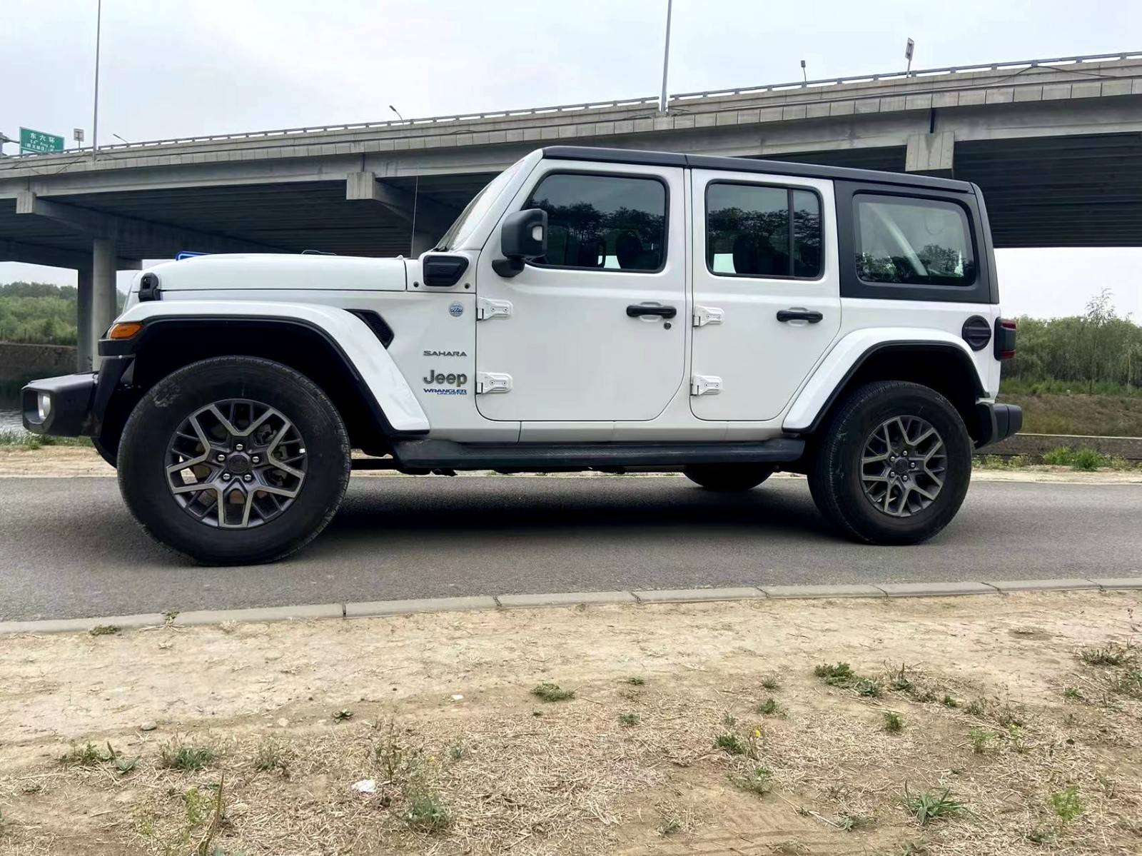 试驾牧马人撒哈拉柴油,电混撒哈拉牧马人试驾