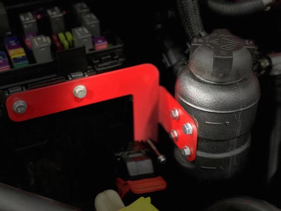 最新大切诺基srt8,最新版大切诺基srt8