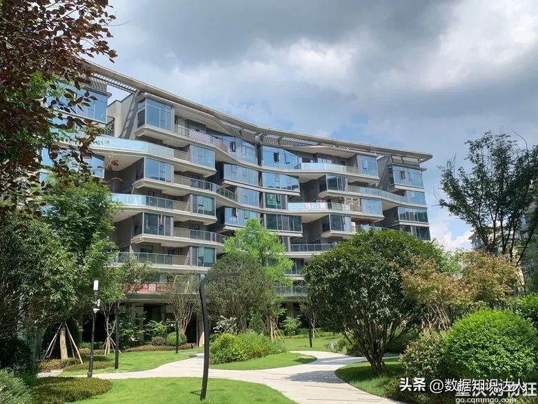 神盘二手房,重庆西区神盘降价四十万