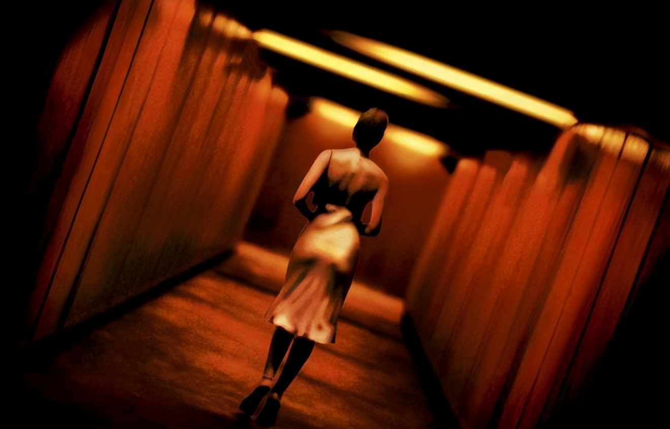 意大利第一美女：莫妮卡·贝鲁奇，唯一能和苏菲一战的“球花”